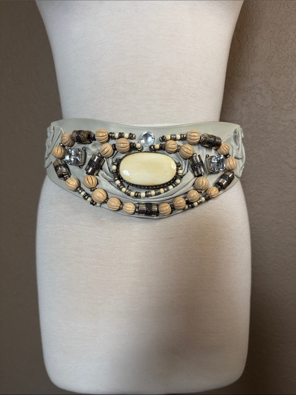 Amazing Salena’s Collection Circa 1987 Vintage Beaded Embellished Belt